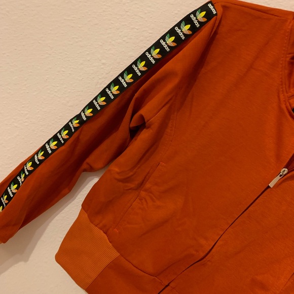 Cropped Jacket - Picture 2 of 3